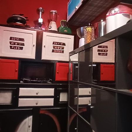 Un Nid D Amour Au Coeur De Sete Bagian luar foto